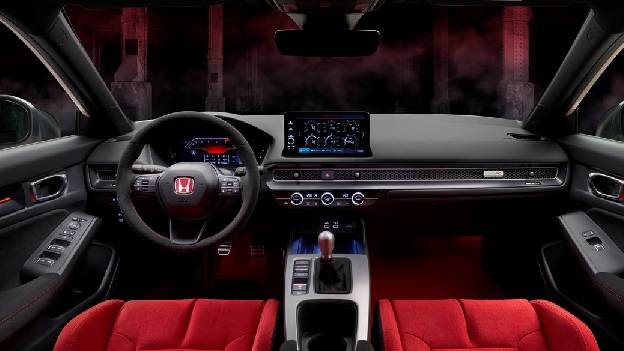 Immersive cockpit experience